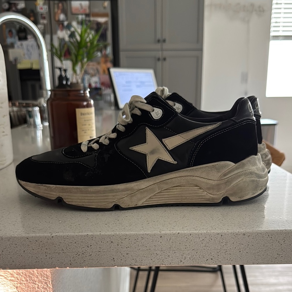 Golden Goose Black and White Men's Sneakers - Picture 4 of 6
